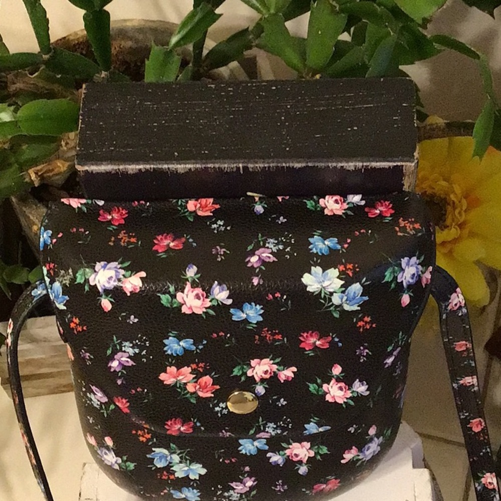Vegan Est 2005 Multicolored Floral Mini Crossbody - Picture 3 of 7
